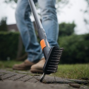 Šepetys tarpams tarp trinkelių valyti su kabliu 14x4x21cm Qiukfit Fiskars1000657