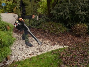 Pūstuvas lapams benzininis daugiafunkc. (rinkimo, smulkinimo f-ja) YT-85191 YATO