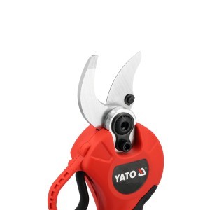 Sekatorius akumuliatorinis 18V 2Ah 30 mm su krovikliu YT-828380 YATO