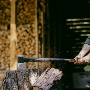 Kirvis skaldymui L X36 2520 g 95 cm FISKARS 1069109