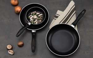 Keptuvė D20 cm aliumininė, nelimpanti Maku 182279