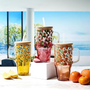 Gertuvė stiklinė su dangteliu ir šiaudeliu 650 ml Cook Concept KA0629