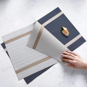 Padėkliukas stalo vandeniui atsparus 45x30 cm 23-T0250