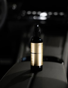 Parfumuotas automobilio panelės valiklis 100 ml Aromatic Dore