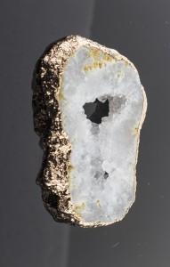 Dėžutė stiklinė juoda su agatu  6,5x12x12 cm 142917