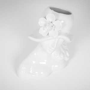 Vaza keramikinė balta Dama su skrybele 18x13x23 cm