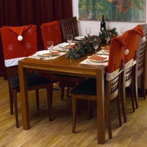 Kalėdinė dekoracija kėdės atlošui Kepurė 50x75 cm 871125286768 KLD
