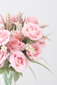 Dekoratyvinė gėlių puokštė Rožės 20x18x38 cm 4Living 628170