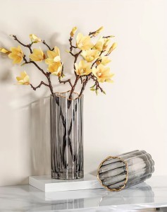 Vaza stiklinė pilka sp. su auks. krašteliu D10xH25 cm HR-W1025