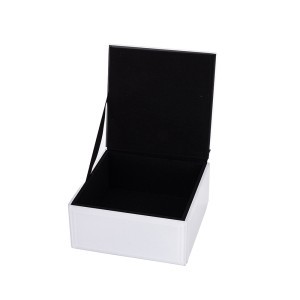 Dėžutė papuošalams stiklinė balta su agatu 8x12x12cm 169319