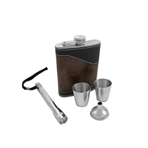 Rinkinys gertuvė ( fleškutė) metalinė+stikliukai+piltuvėlis+žibintuvėlis KW8L