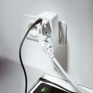 Paskirstytojas srovės dvigubas su 2 USB jungtimis MORRE M410