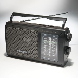Radijo imtuvas AM/FM AC/DC arba 3xUM1 baterijos TIROSS TS457