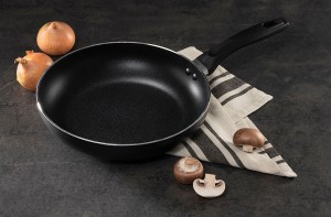 Keptuvė D26 cm nelimpanti, aliuminis Maku 626535,,