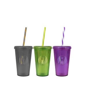 Gertuvė plastikinė su dangteliu ir šiaudeliu 660 ml 654952
