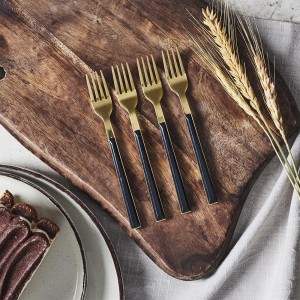 Šakutės desertinės 4 vnt. aukso/juodos sp. CHARLOTTE Home Deco Factory KA0527