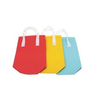 Dovanų maišelis medžiaginis (mix) 27x21 cm 59939