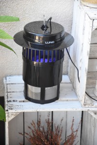 Lempa vabzdžiams gaudyti su ventiliatorium UV-A 20W IPX0 67026 LUND