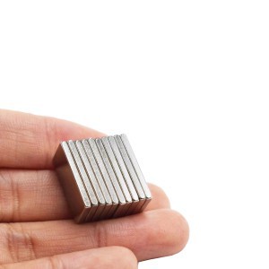 Magnetai neodimio labai stiprūs 10 vnt. 10x5x1.5 mm 01640